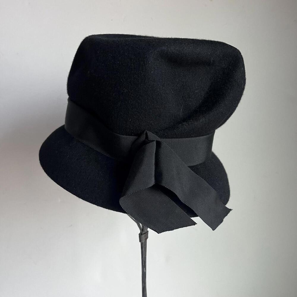 Vintage Ritz Black Wool Felt Hat with Ribbon Bow – Vintage Headwear